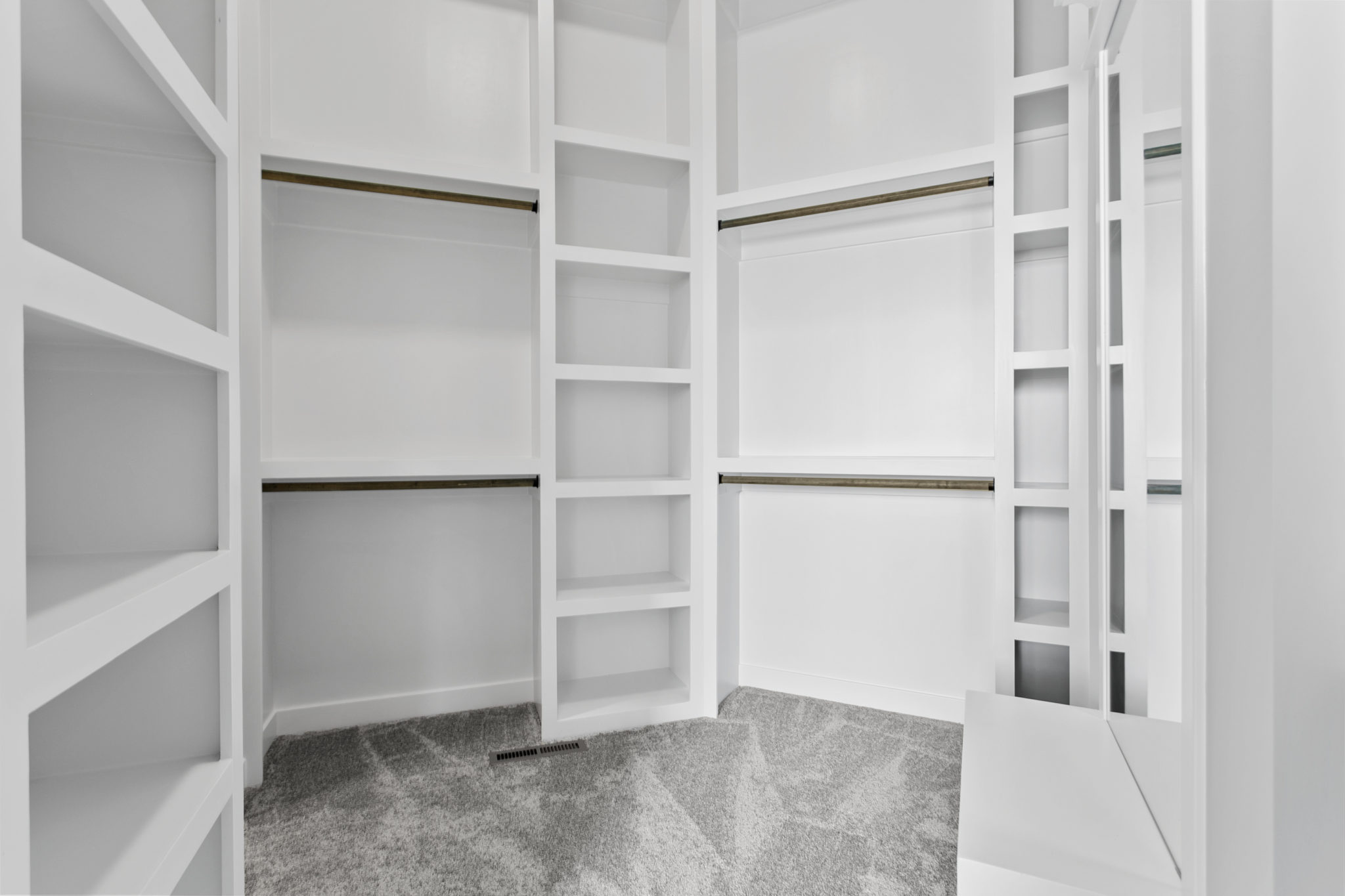 Roosevelt reverse 1.5-story master bedroom walk-in closet