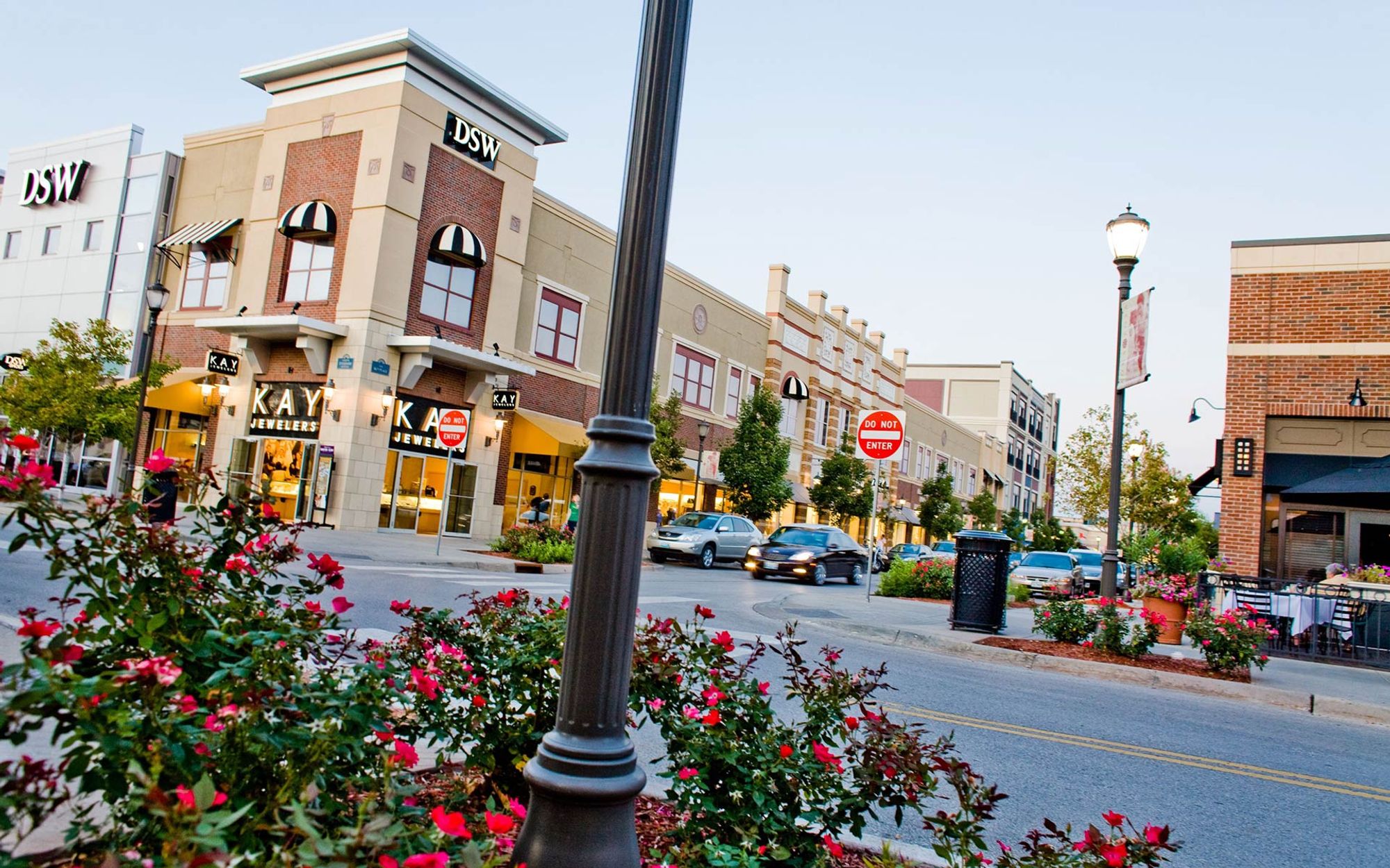 Zona Rosa shopping center close to The Reserve at Riverstone new home community in Park Hill school district